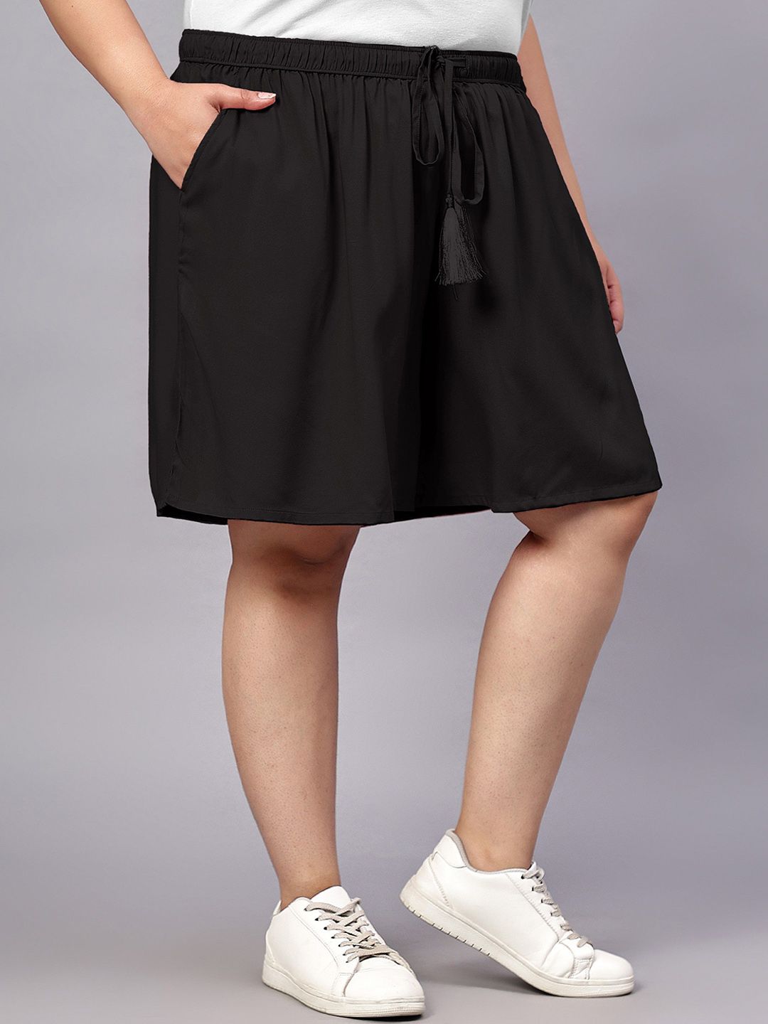 Black Solid Plus Size Flared Shorts — view 2