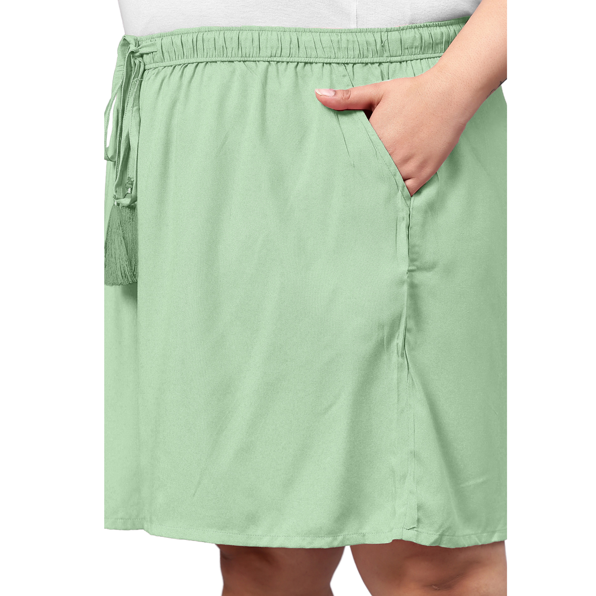 Green Solid Plus Size Flared Shorts