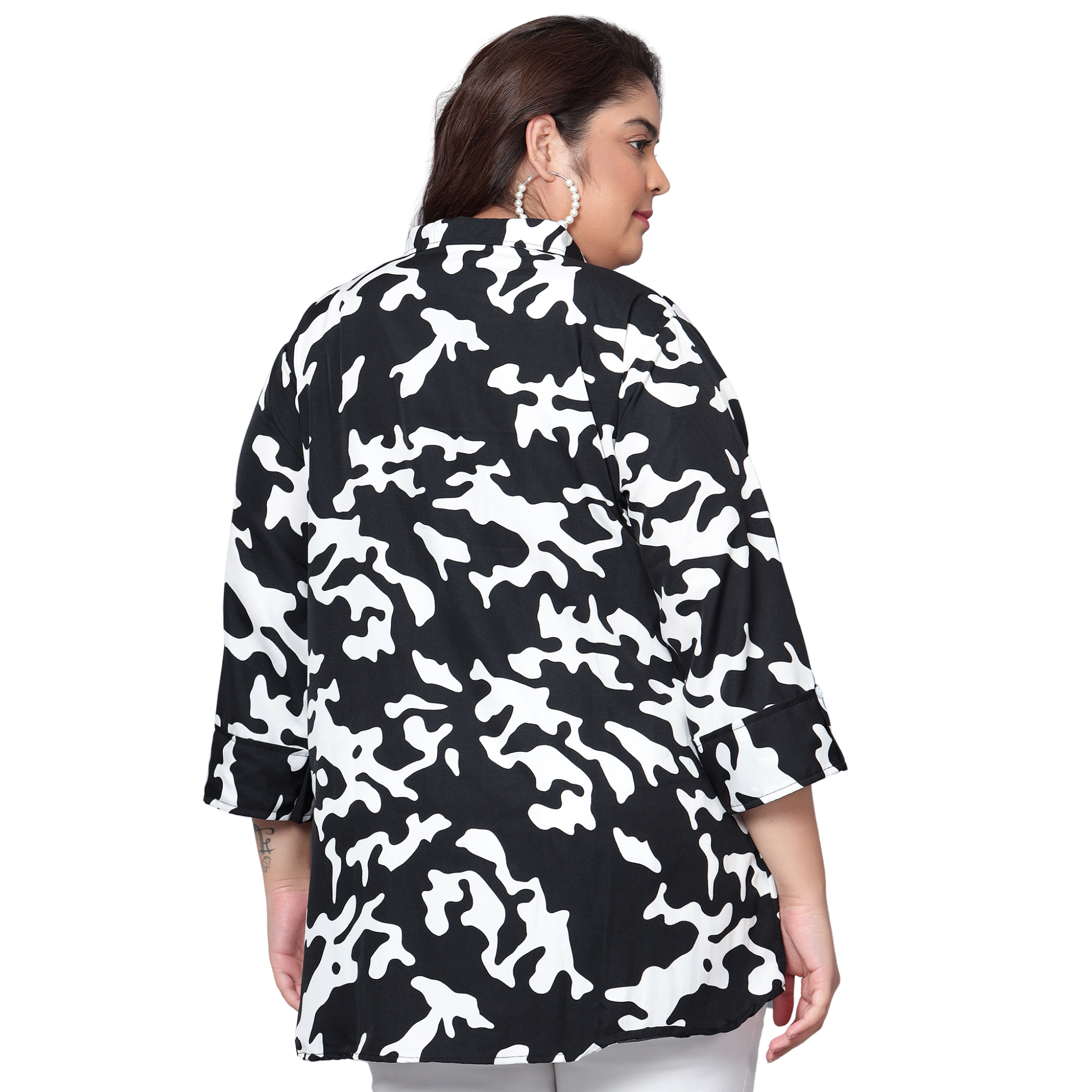 Black and White Abstract Print Plus Size Shirt