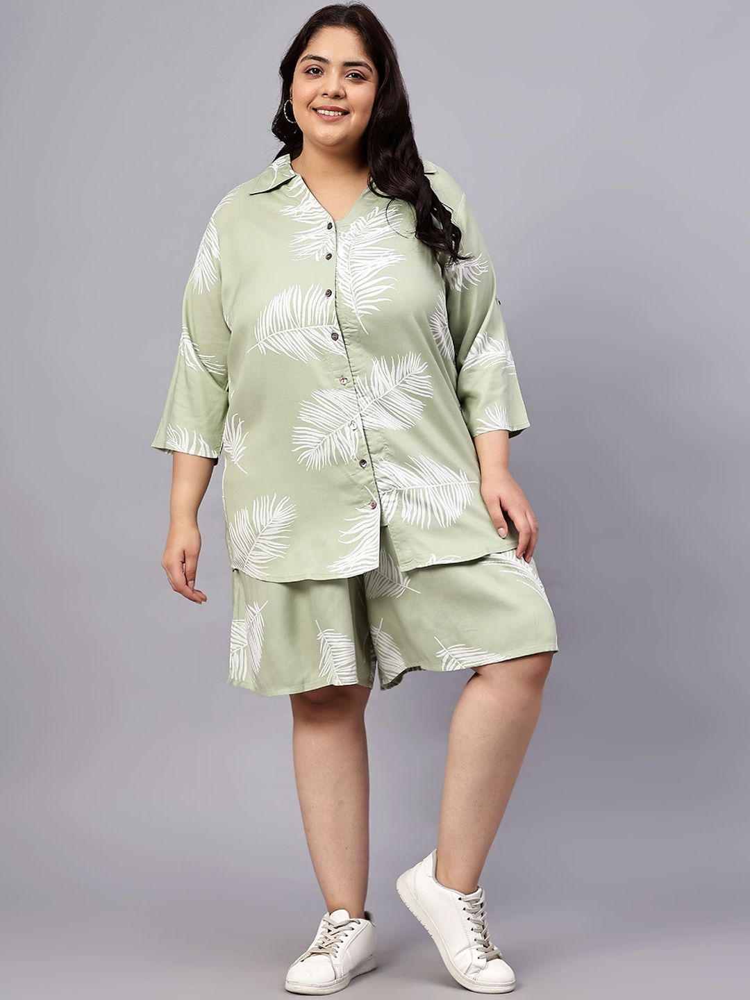 Green Leaf Plus Size Flared Shorts — view 4