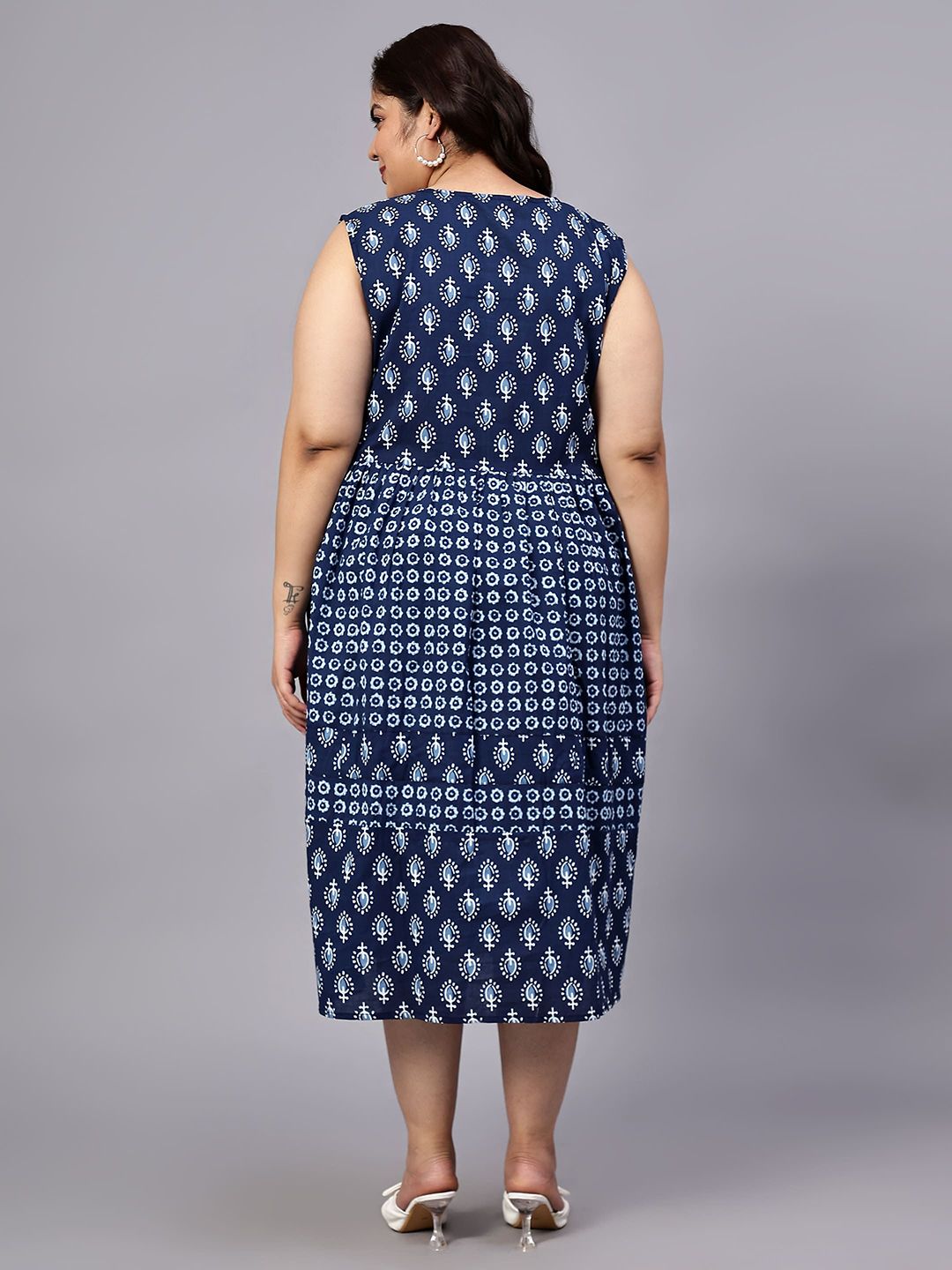 Blue Geometric Print Cotton Plus Size Dress — view 6
