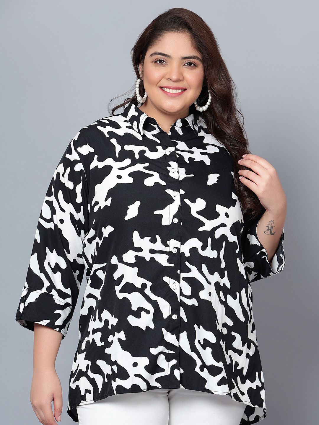 Black and White Abstract Print Plus Size Shirt — view 1