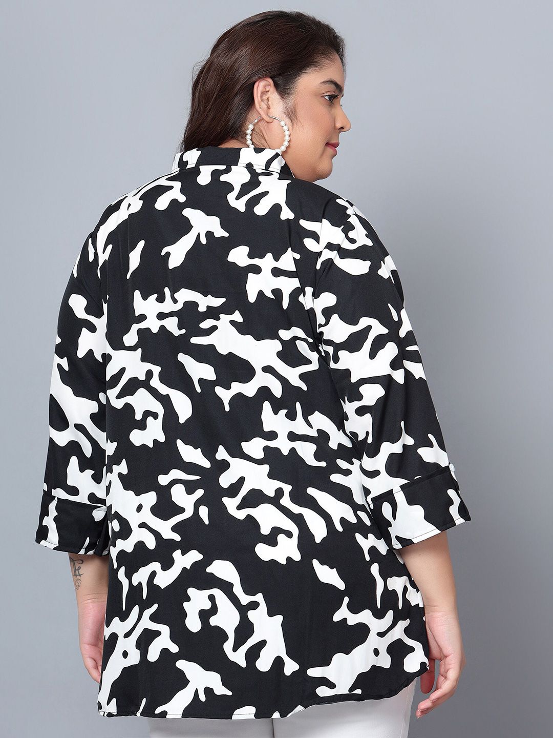 Black and White Abstract Print Plus Size Shirt — view 5