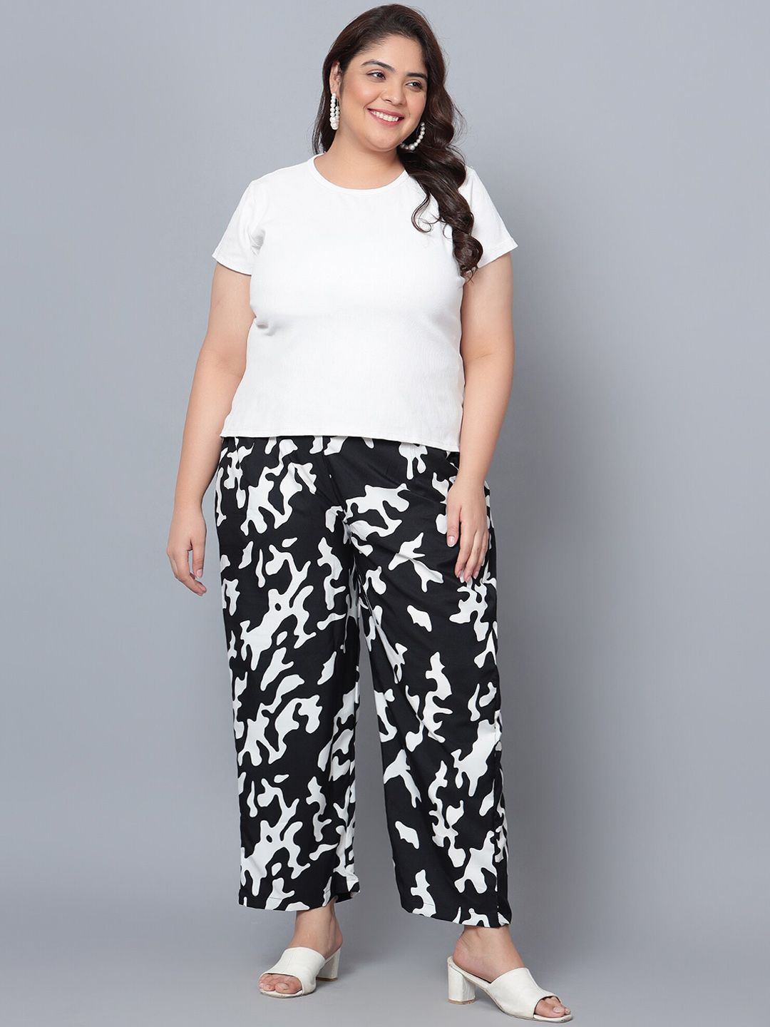 Black and White Abstract Plus Size Trousers — view 6