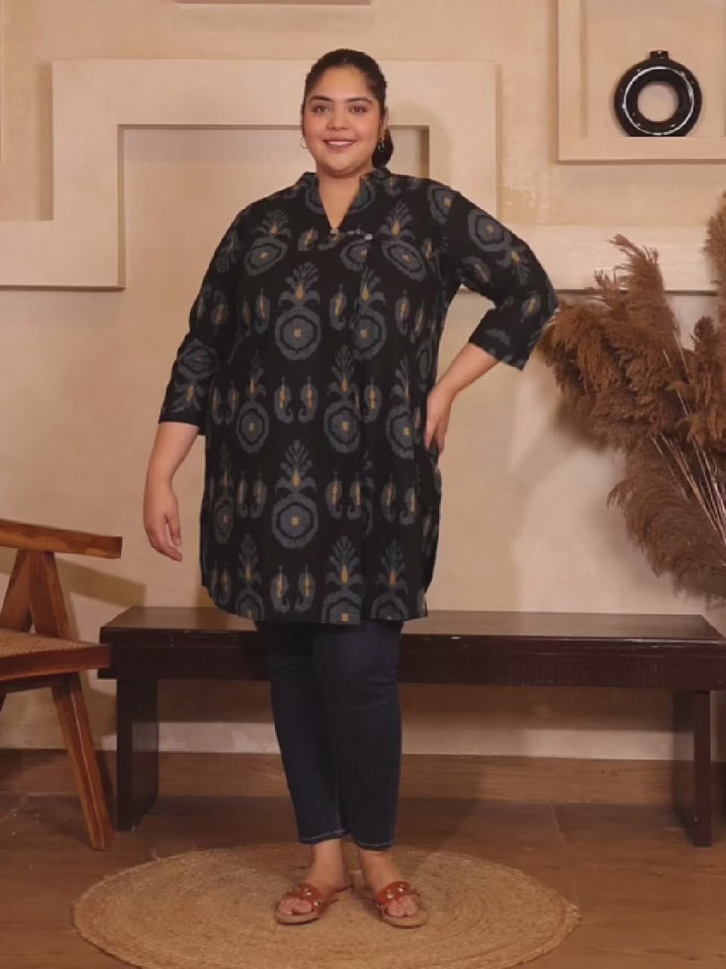 Black Cotton Print Plus Size Tunic — rampwalk